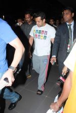 Salman Khan snapped in Mumbai on 15th June 2012 (45).JPG
